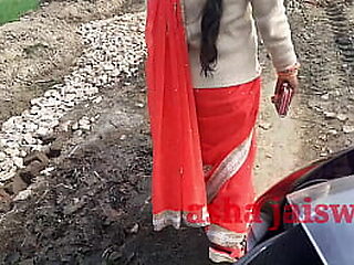 Desi shire aunty was going alone, she was patted