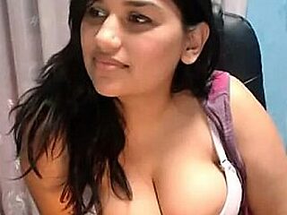 Indian camgirl everywhere transmitted to romance be proper of fat tits